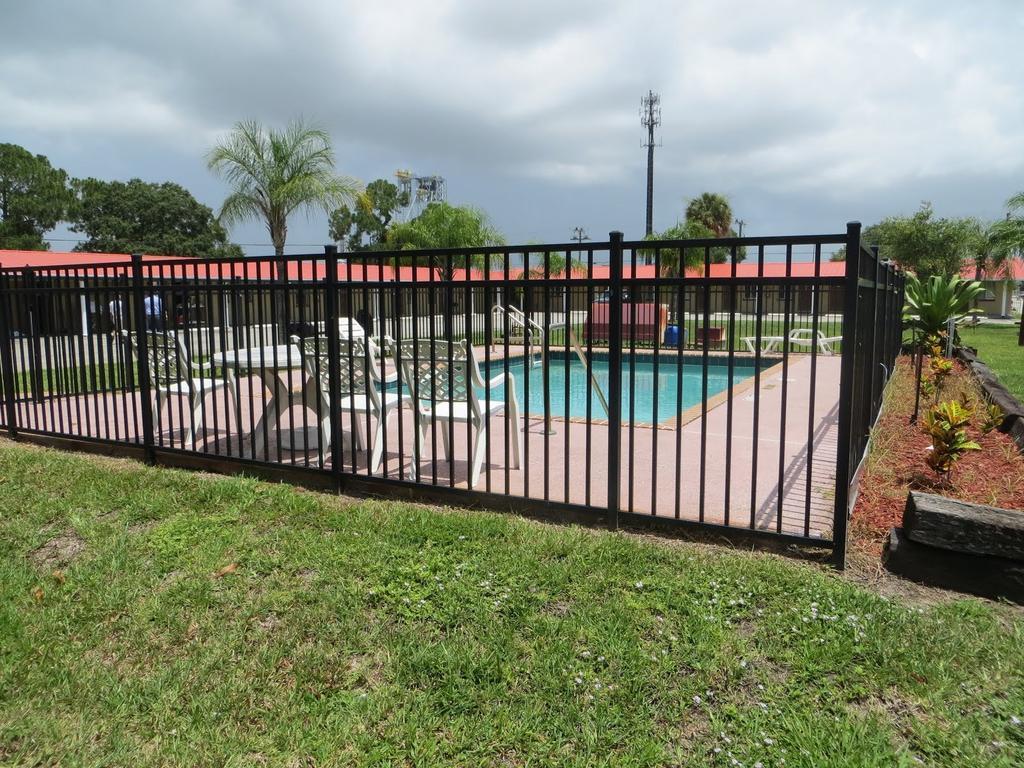 Travelers Inn Okeechobee Exterior foto